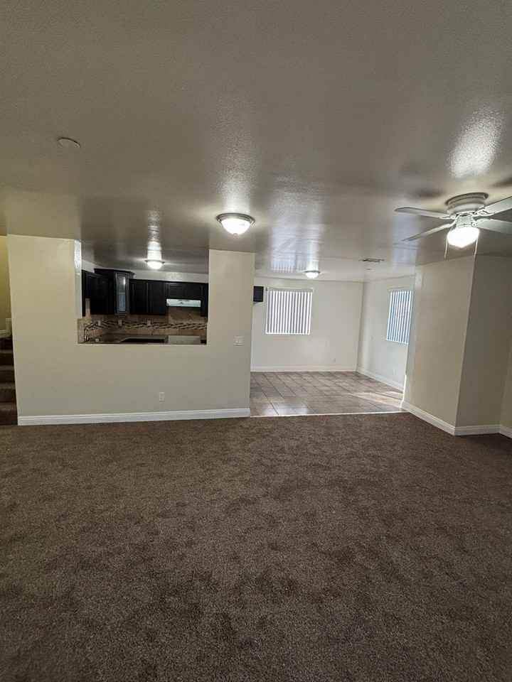 3966 South Hobart Boulevard - Photo 3 of 18