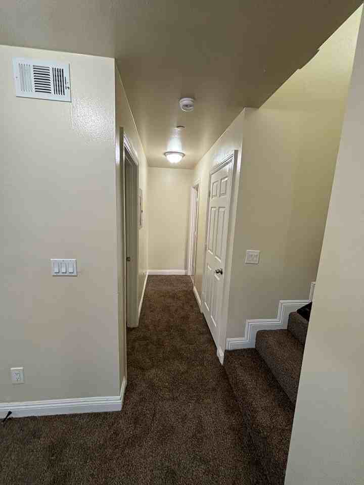 3966 South Hobart Boulevard - Photo 7 of 18