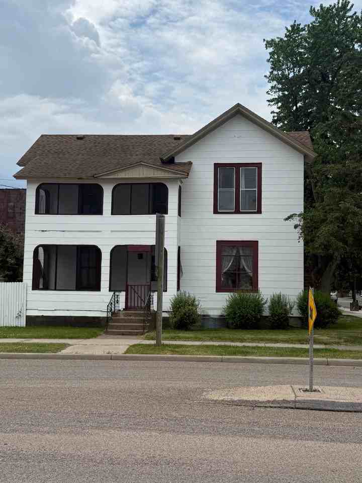 822 N High St