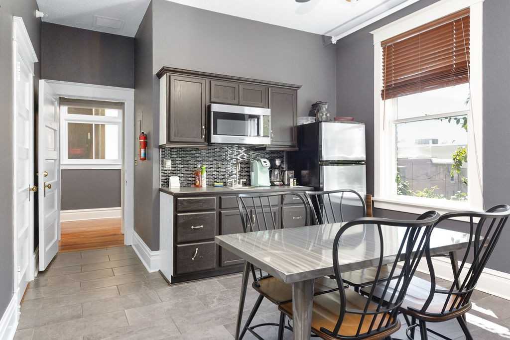 112 W Indiana Ave #1 - Photo 5 of 14