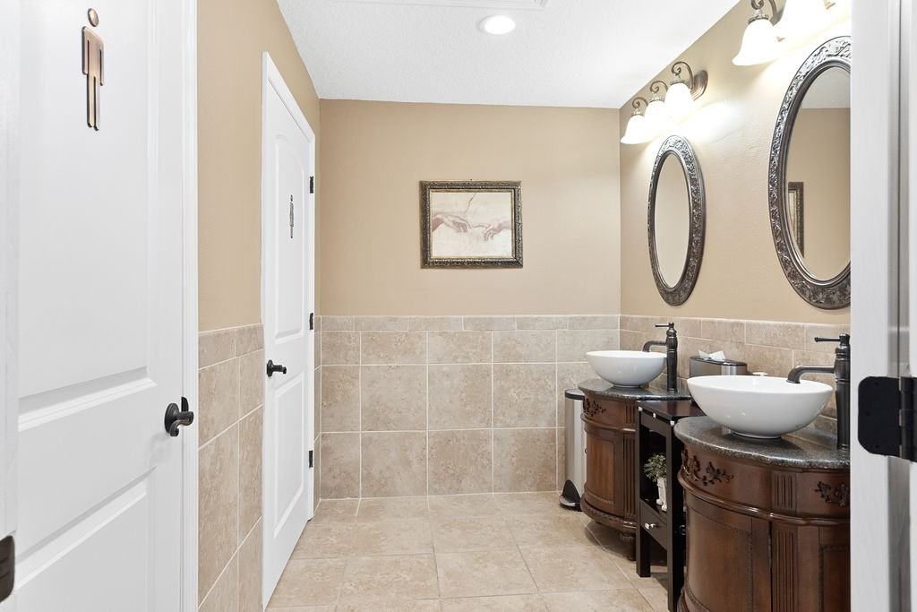 112 W Indiana Ave #1 - Photo 6 of 14