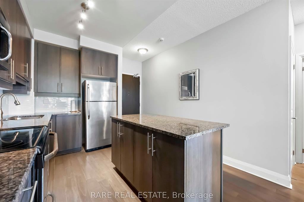 1185 The Queensway #206 - Photo 3 of 17