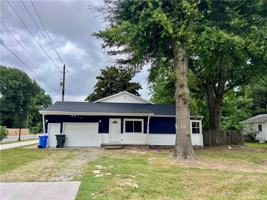 featured image of 1666 N Oakland Ave