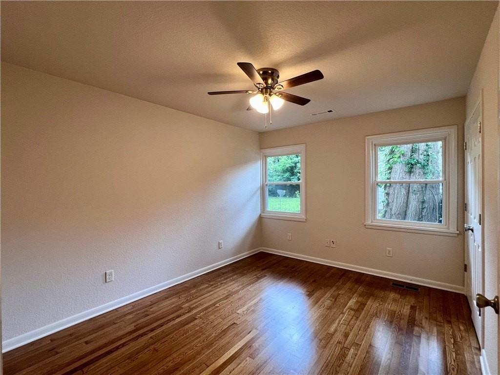 1666 N Oakland Ave - Photo 6 of 14