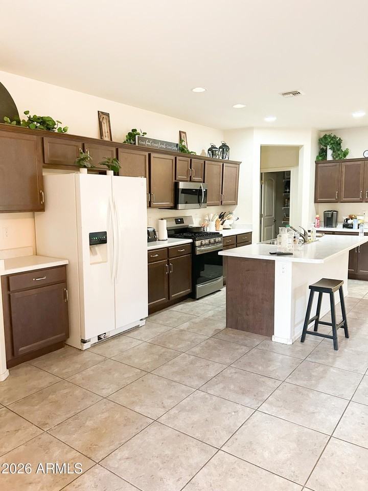 26758 N 172nd Ln - Photo 4 of 4