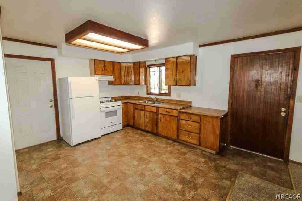 376 Santa Barbara Ave - Photo 6 of 26