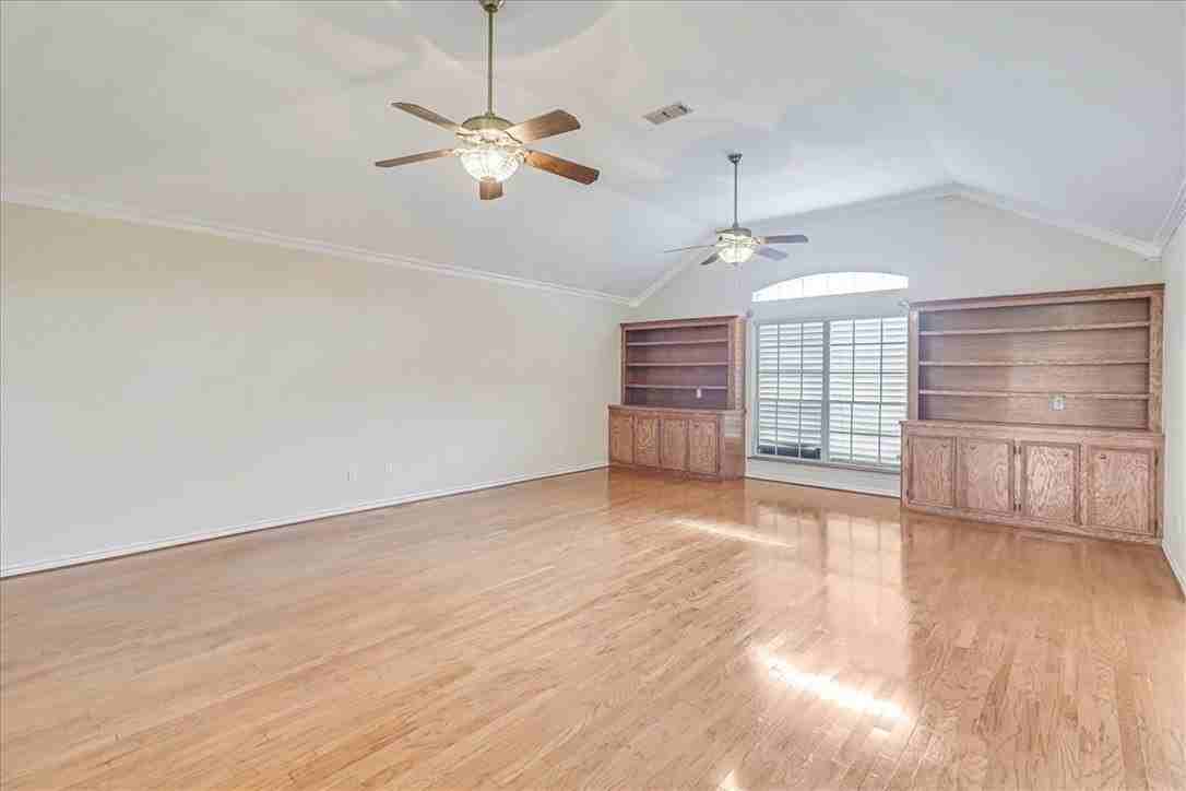 6330 Penny Ln - Photo 6 of 39