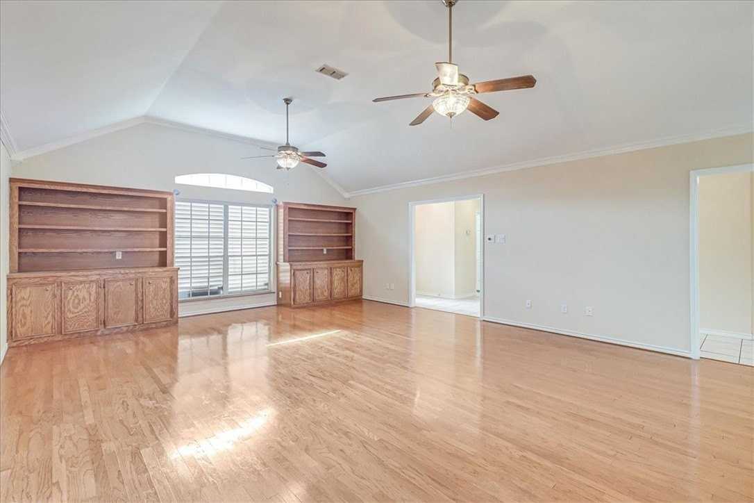 6330 Penny Ln - Photo 7 of 39