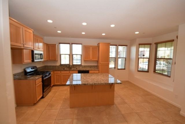 1816 Golden Willow Ave - Photo 5 of 22