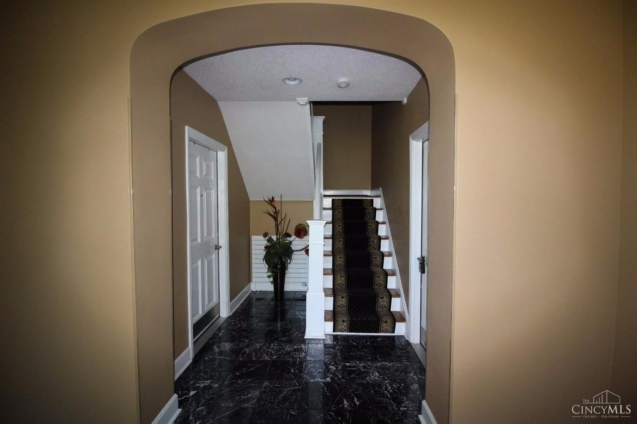 3633 Ault Park Ave #4 - Photo 3 of 10