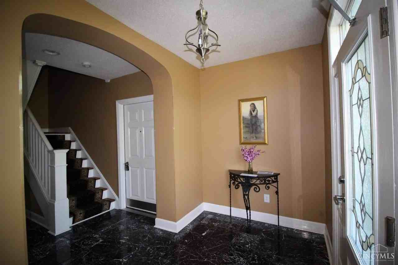 3633 Ault Park Ave #4 - Photo 4 of 10