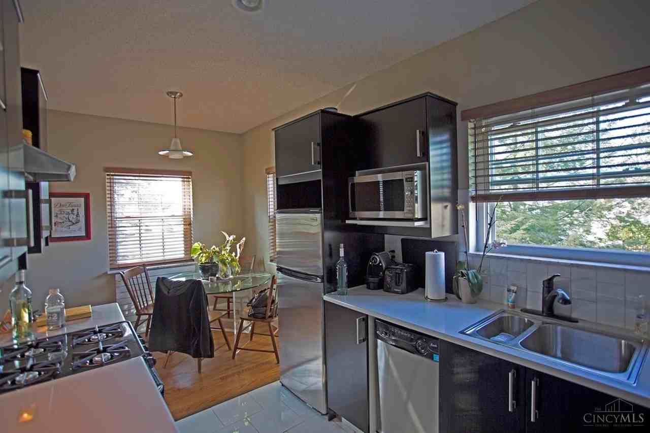 3633 Ault Park Ave #4 - Photo 6 of 10