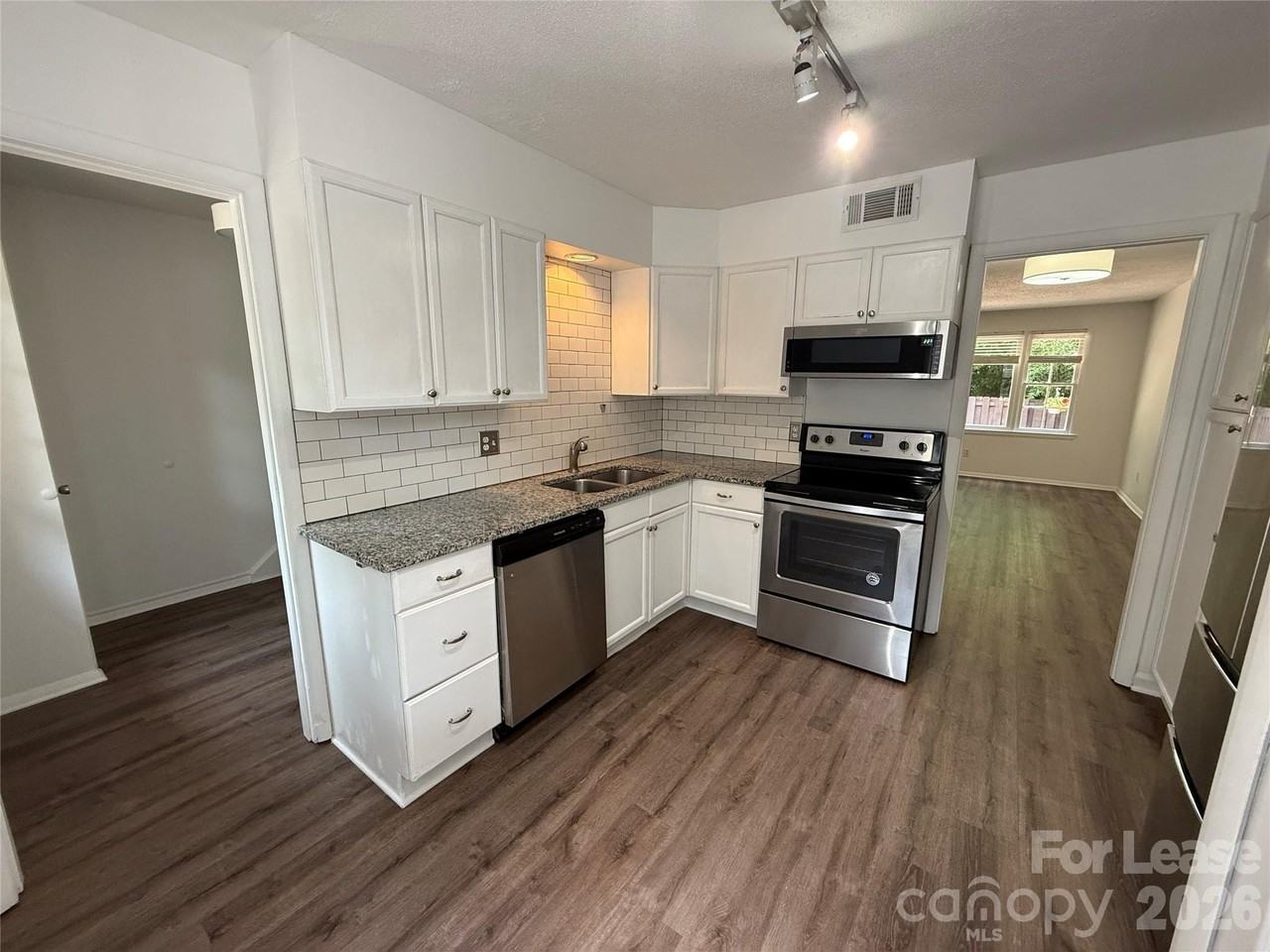 4605 Hedgemore Dr - Photo 5 of 23
