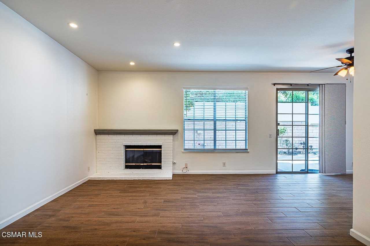 4244 Flintlock Ln - Photo 3 of 38