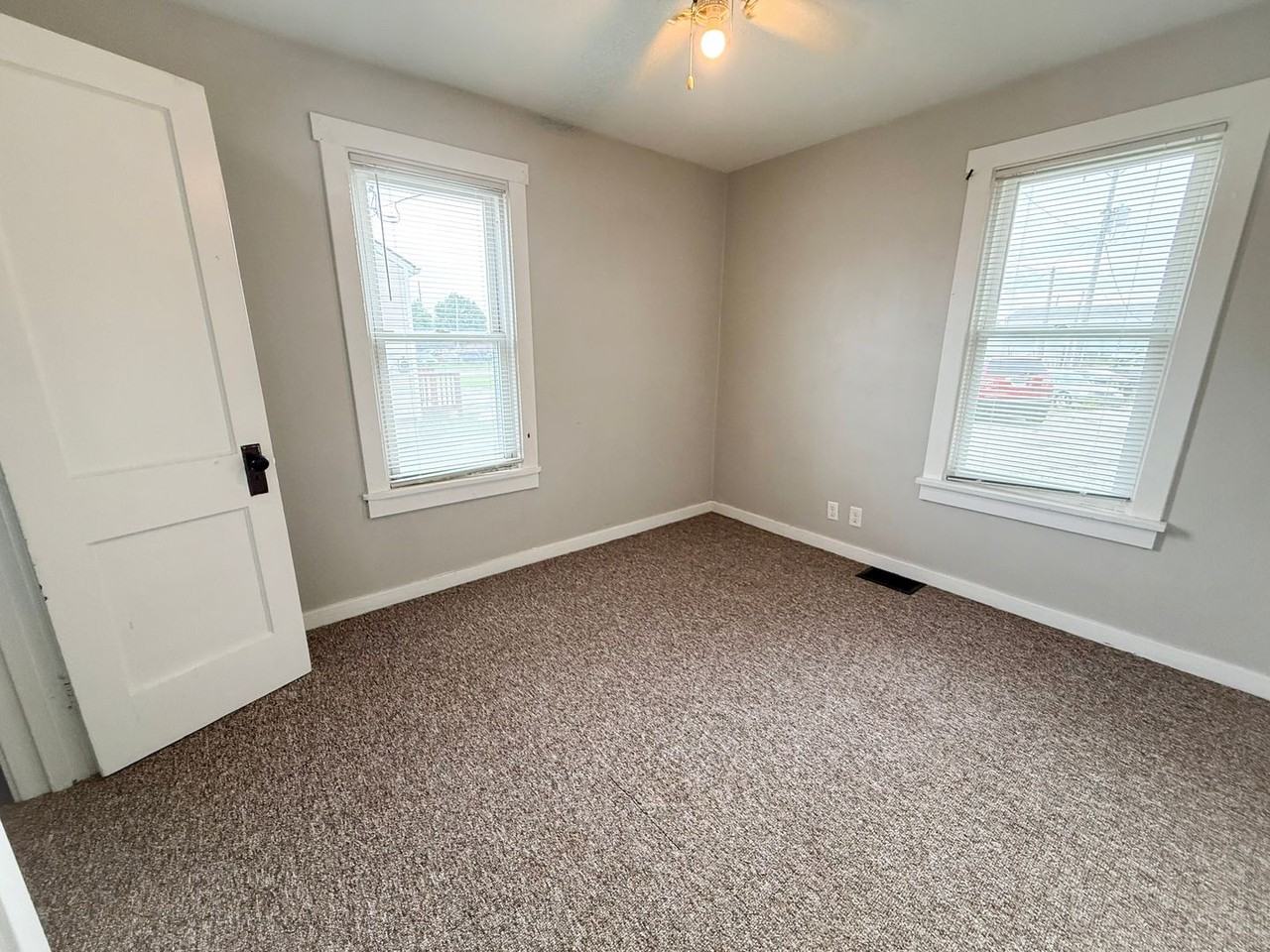 625 N Earl Ave - Photo 5 of 5