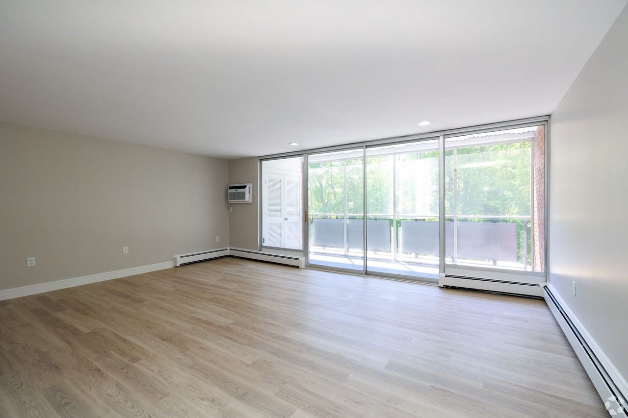 Stonehill Towers - Photo 6 of 26