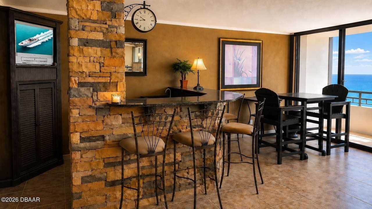 2828 N Atlantic Ave #1504 - Photo 5 of 23