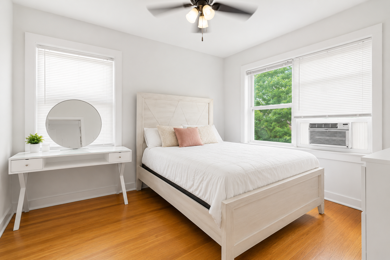2453 N Clark St #3 - Photo 5 of 10