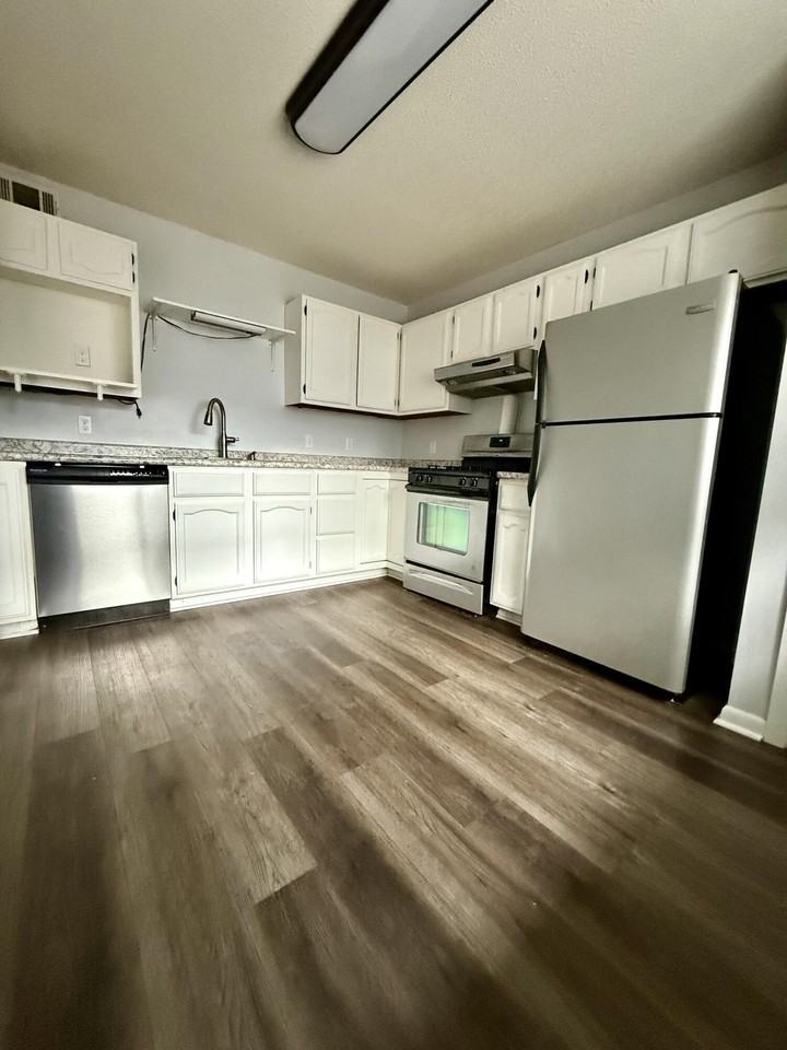 2908 Alpine Pl - Photo 2 of 27