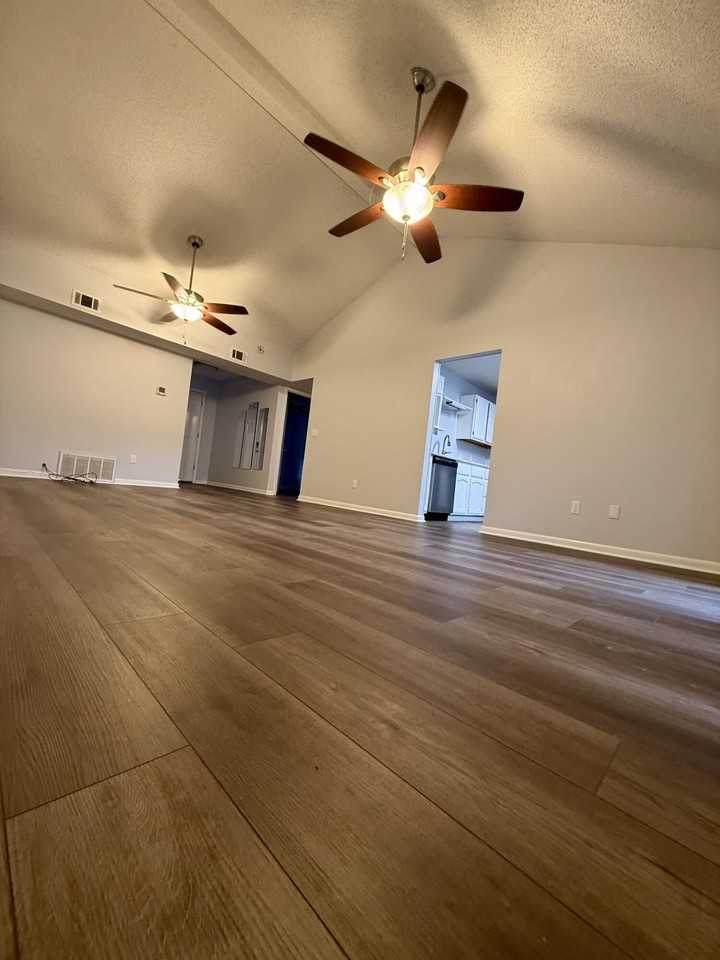 2908 Alpine Pl - Photo 4 of 27