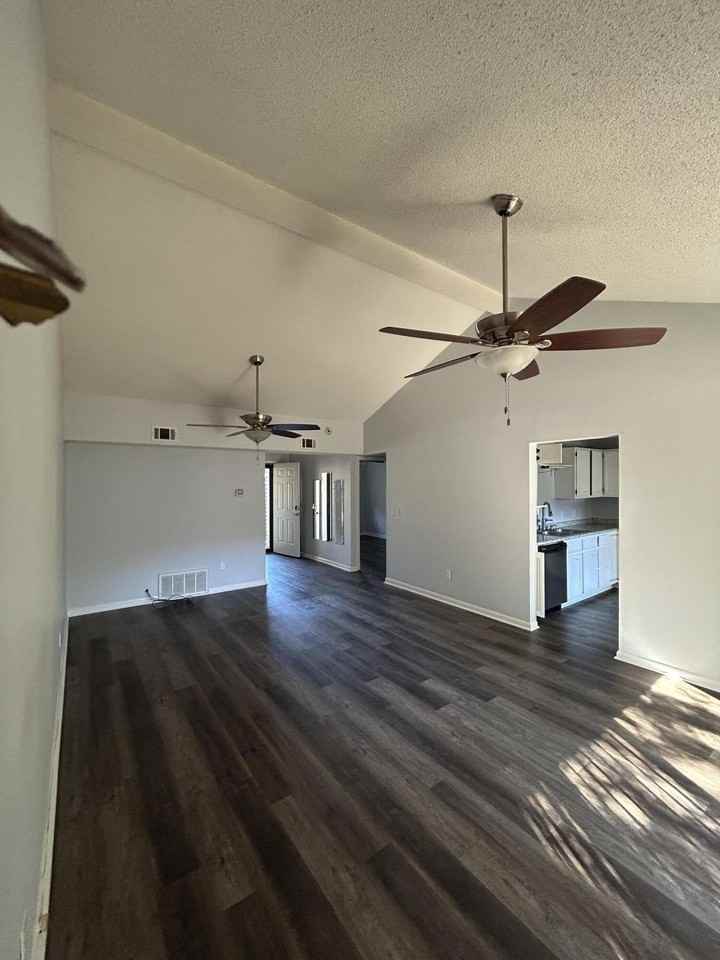 2908 Alpine Pl - Photo 5 of 27