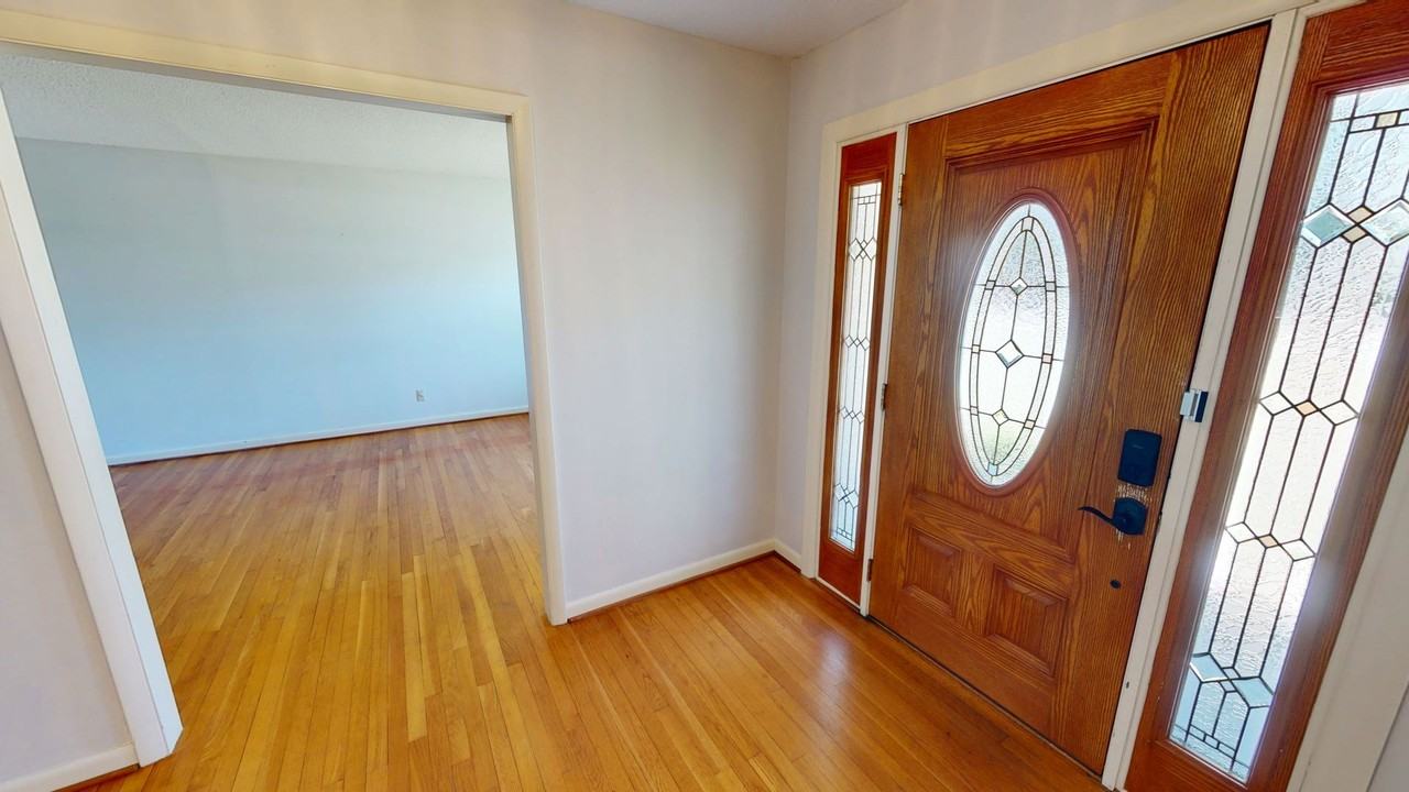 5904 Weatherford Rd - Photo 4 of 31
