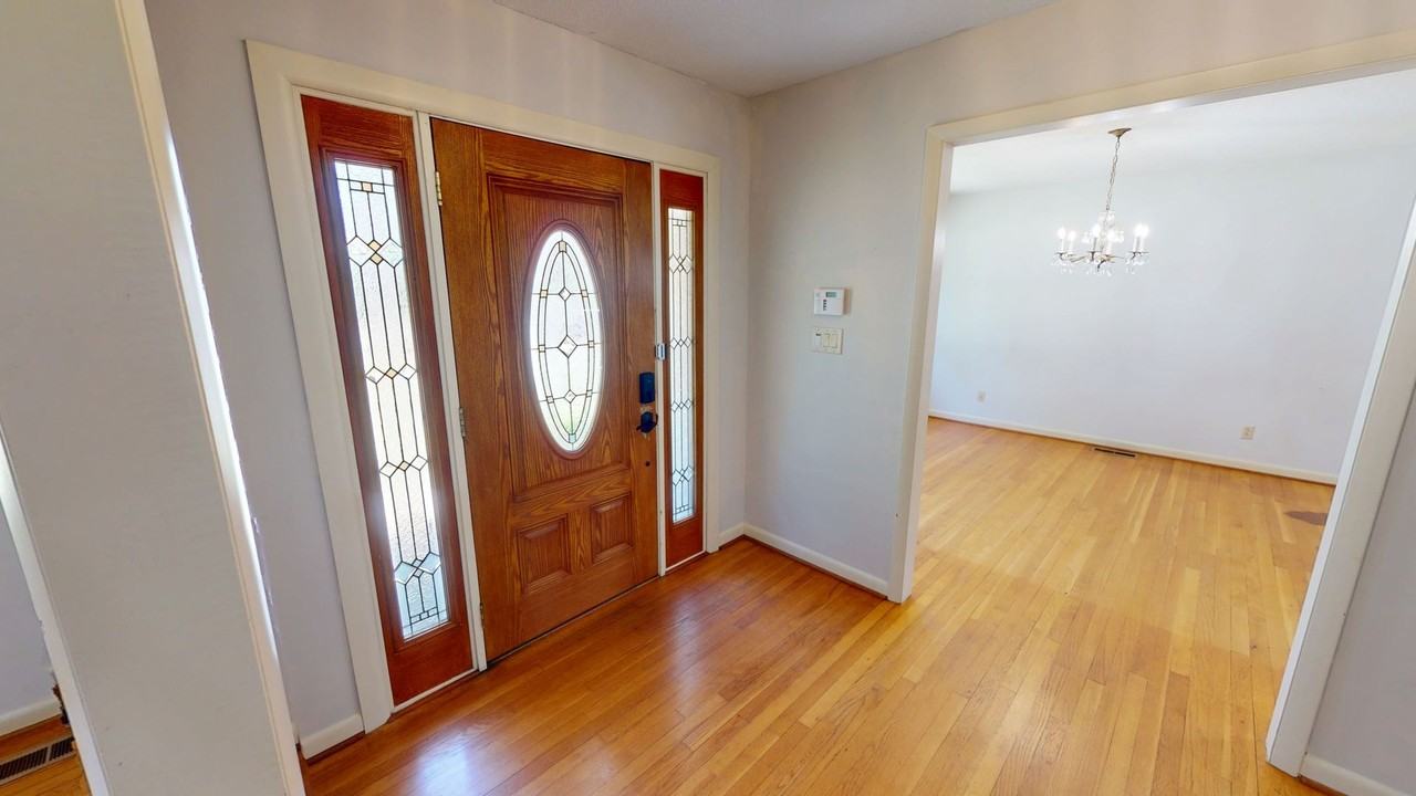 5904 Weatherford Rd - Photo 7 of 31