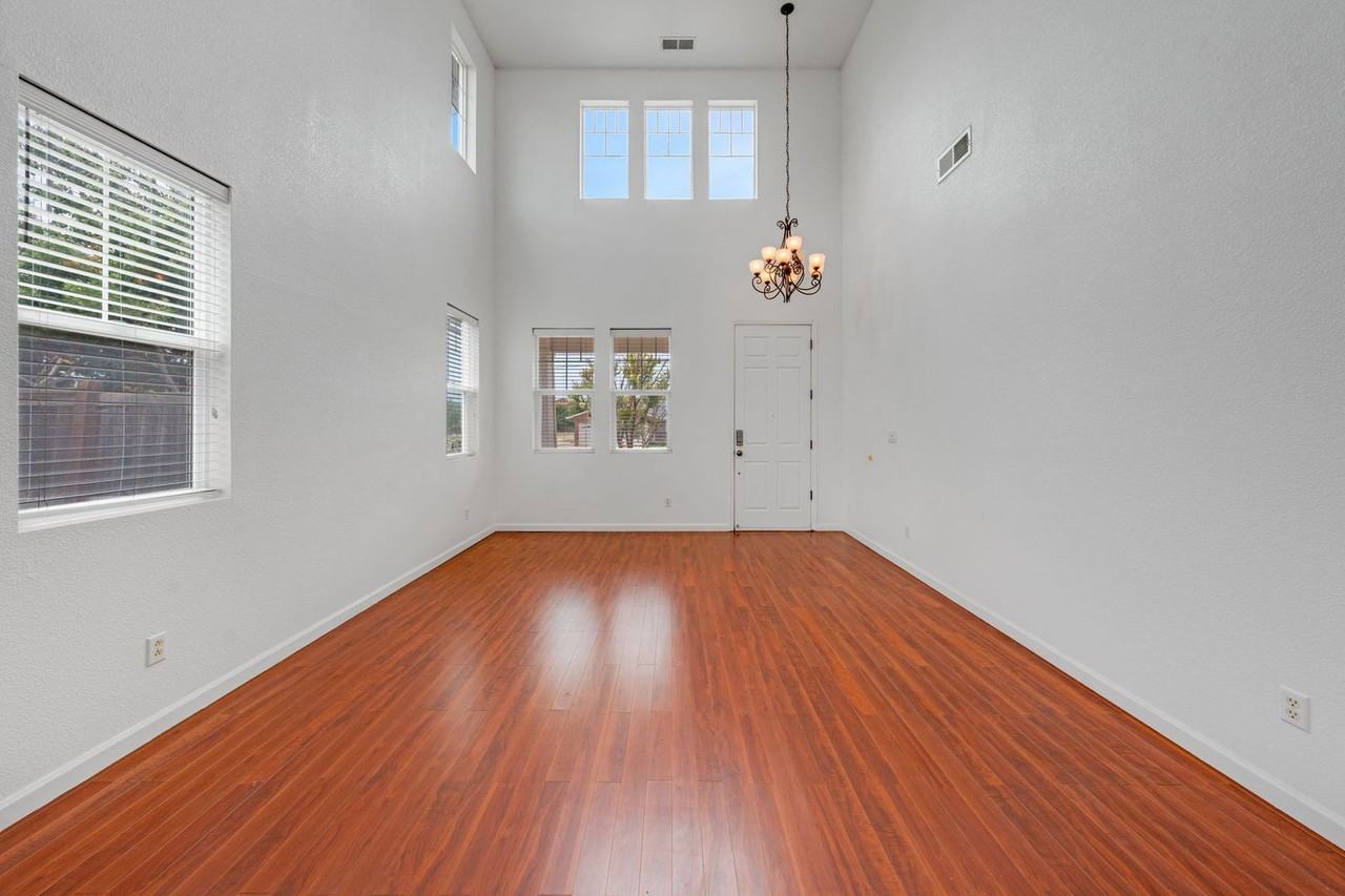 8739 Whitehouse Rd - Photo 6 of 50