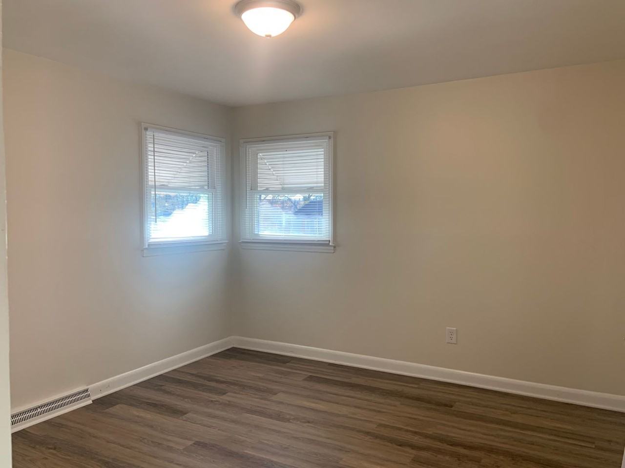 1409 Caldwell St - Photo 7 of 11