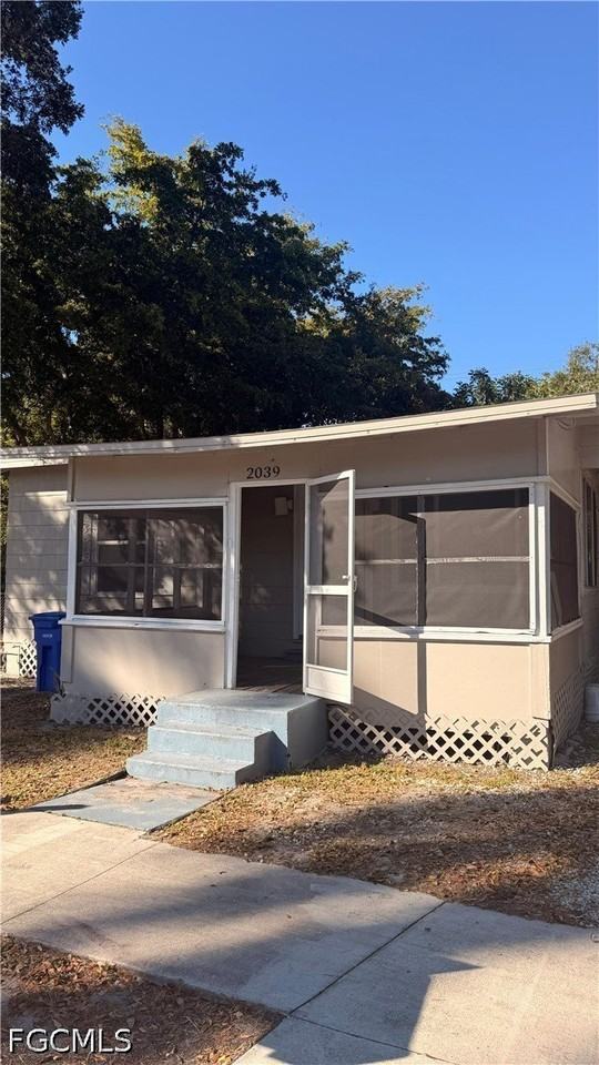 2039 Kurtz St - Photo 2 of 15