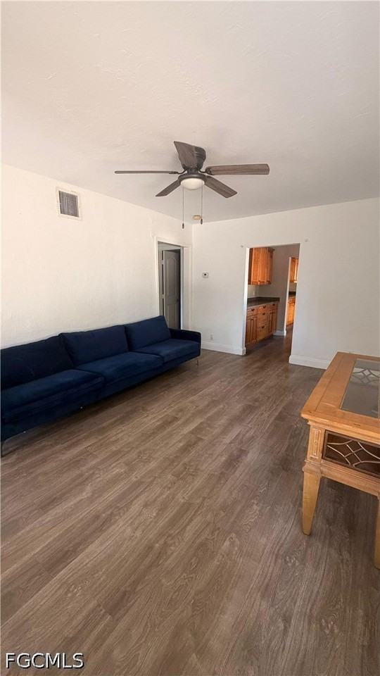 2039 Kurtz St - Photo 7 of 15