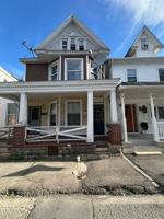featured image of 223 W Rowe St