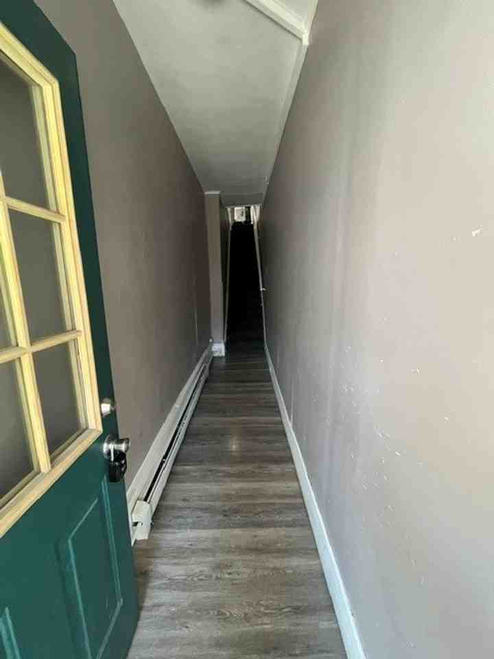 223 W Rowe St - Photo 2 of 11