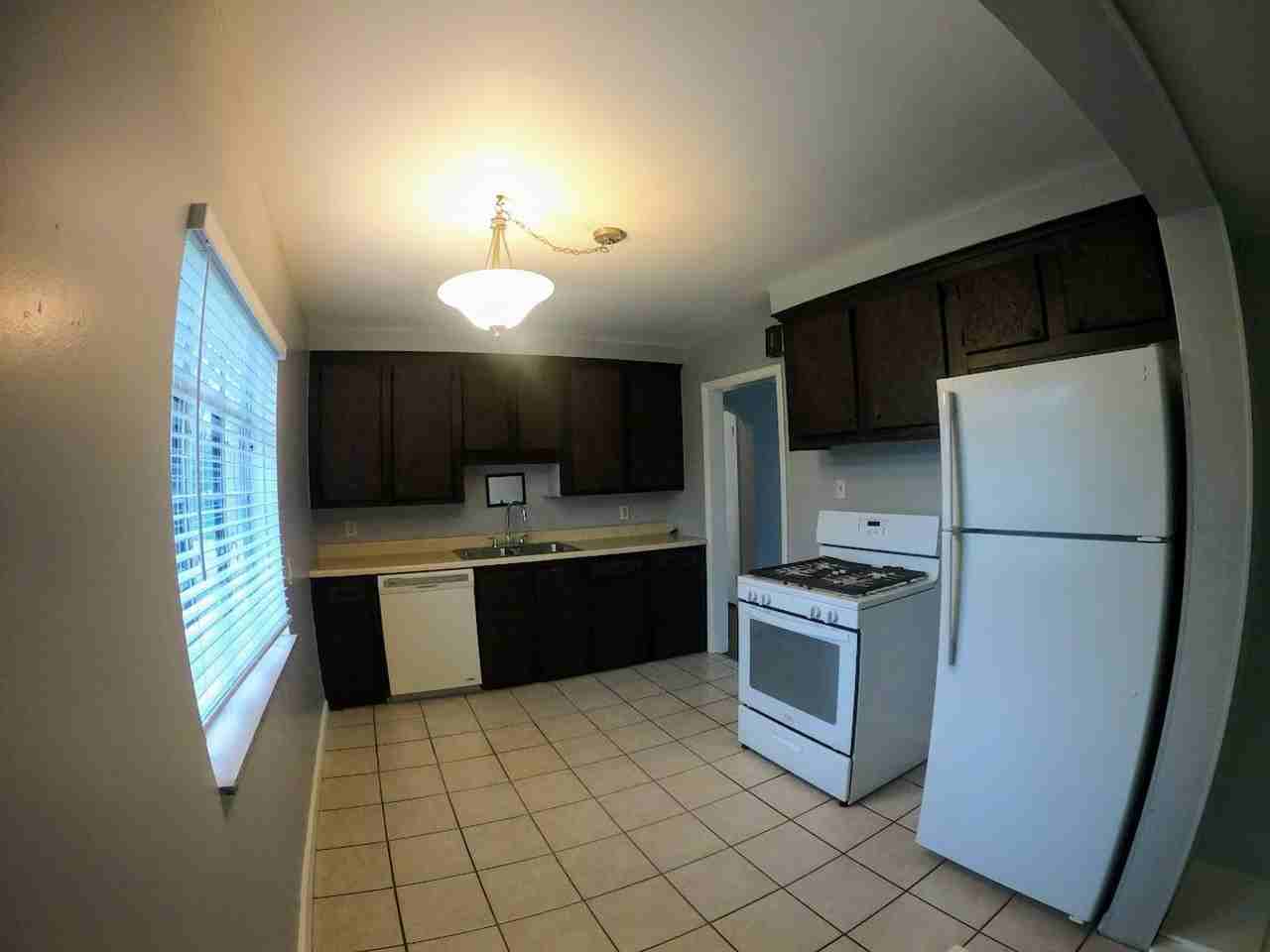 23085 Floral St - Photo 5 of 15