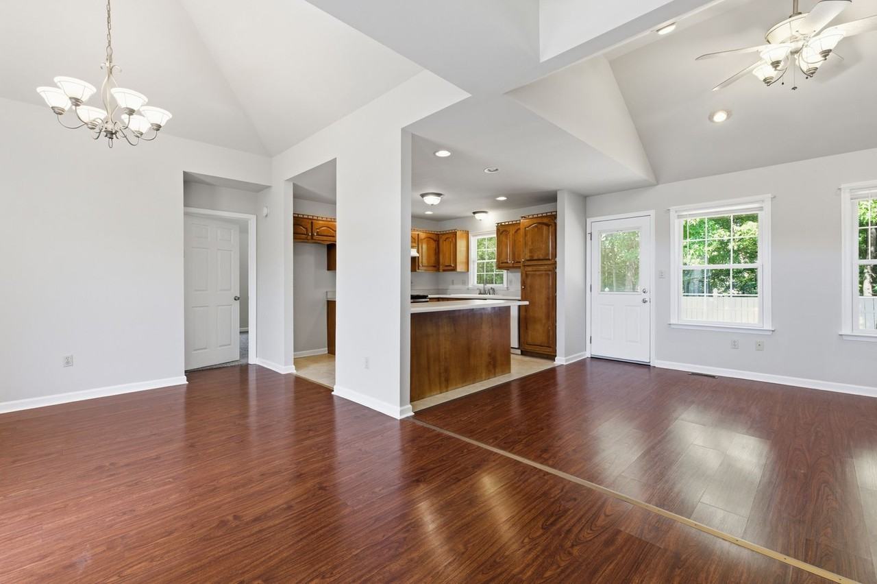 104 Brijidan Ln - Photo 4 of 25