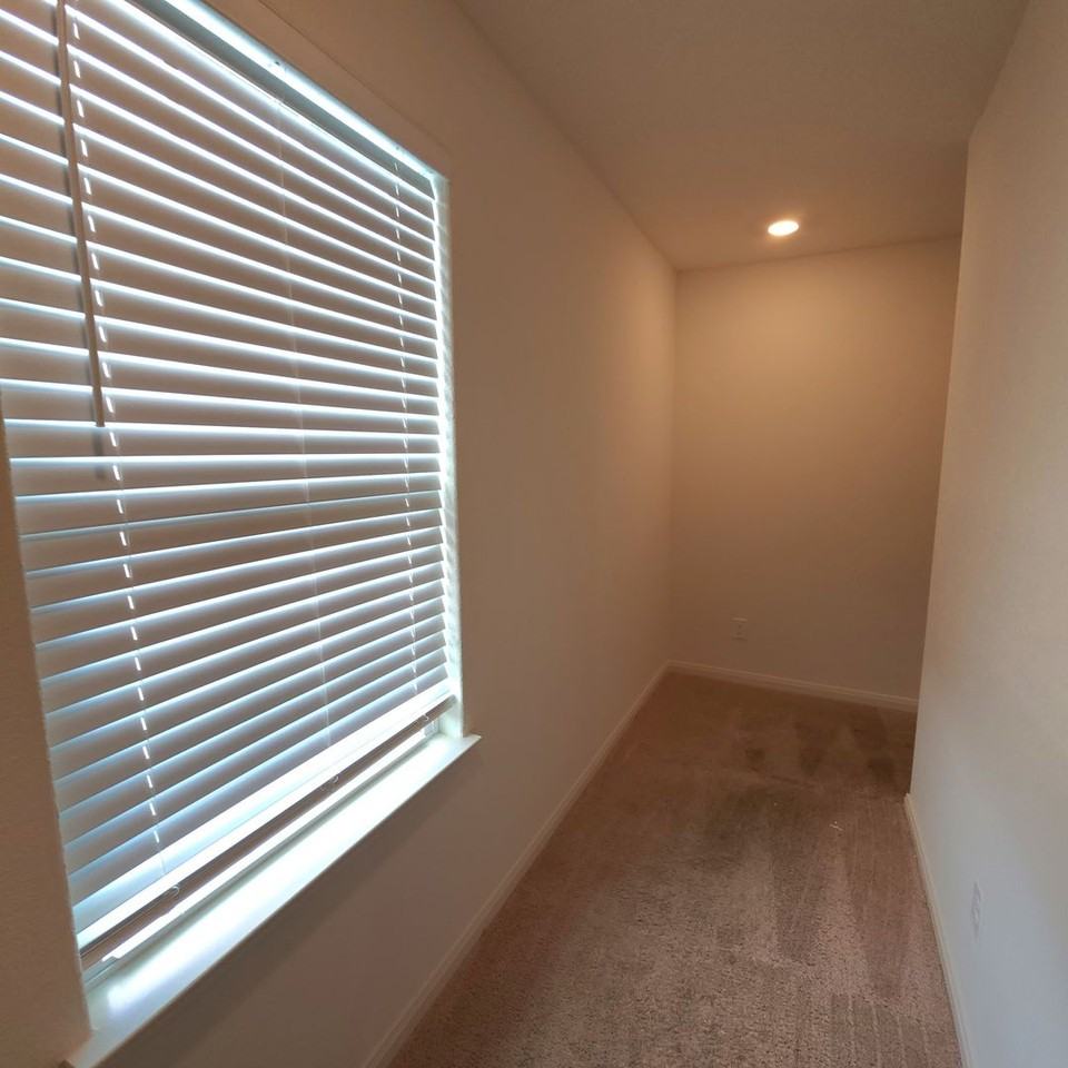 3006 Citron Gdn - Photo 6 of 22
