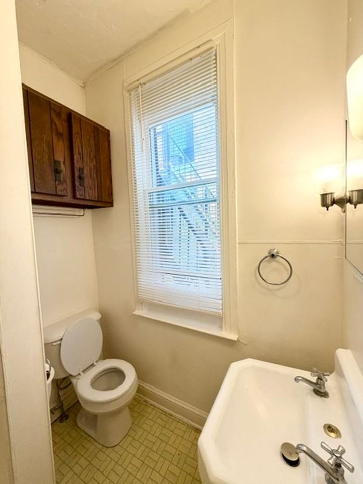 18 N Pine St #2C - Photo 6 of 10