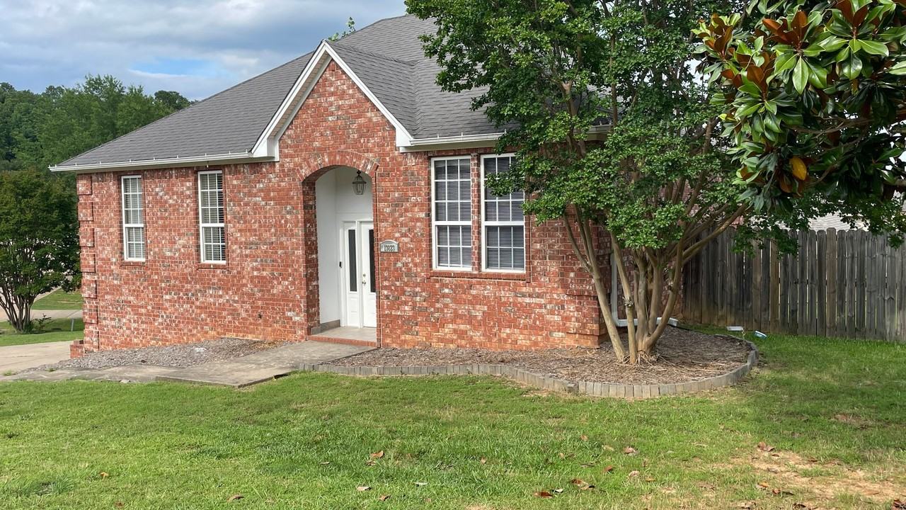 13823 Harold Dr - Photo 3 of 21