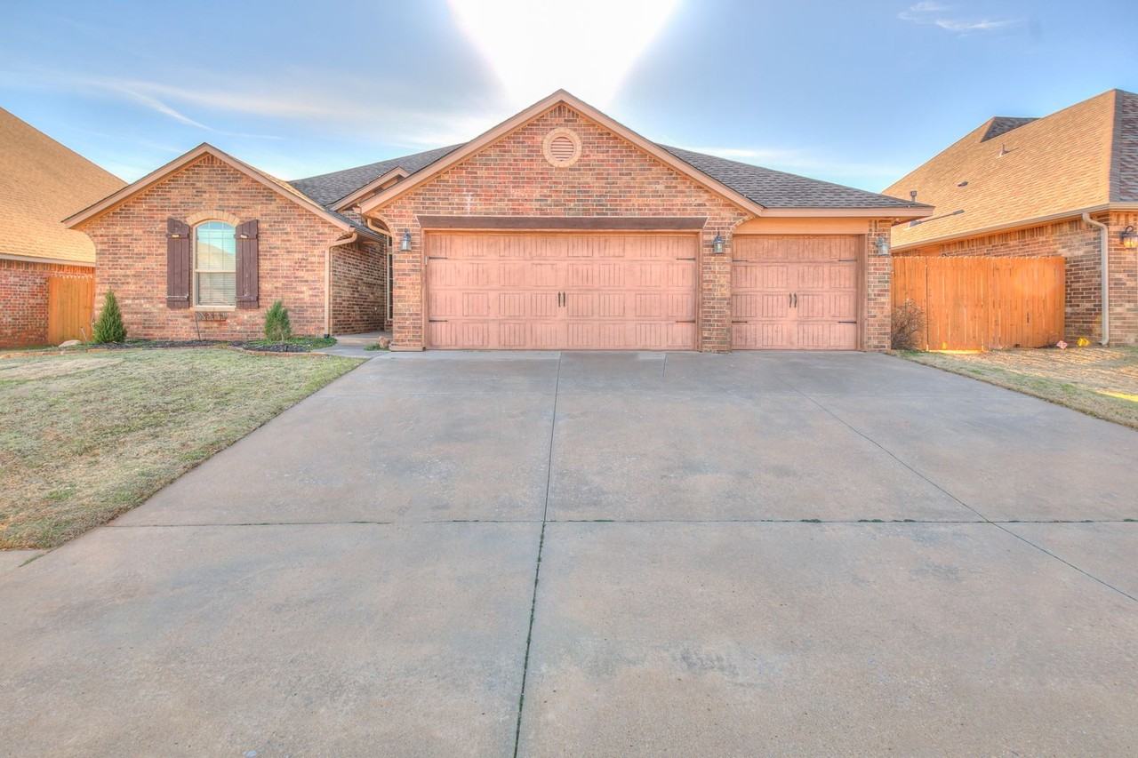 19217 Garden Creek Ln - Photo 2 of 43