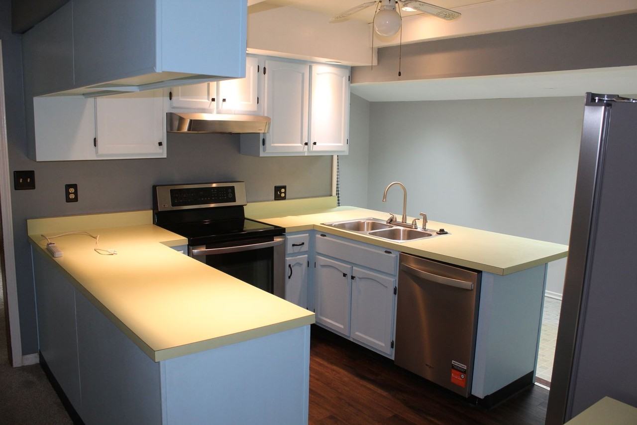 430 E Main St - Photo 3 of 12