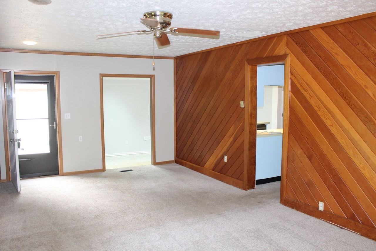430 E Main St - Photo 6 of 12
