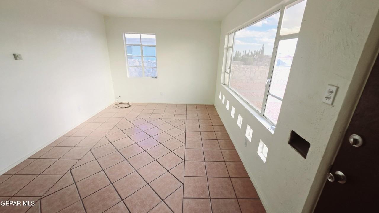 5409 Timberwolf Dr - Photo 6 of 10