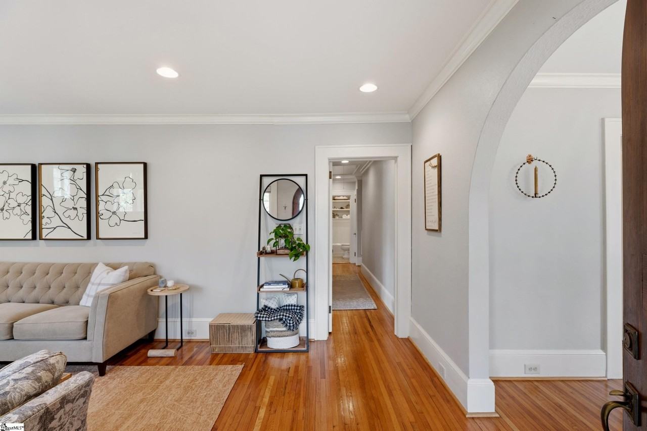 309 Randall St - Photo 5 of 44