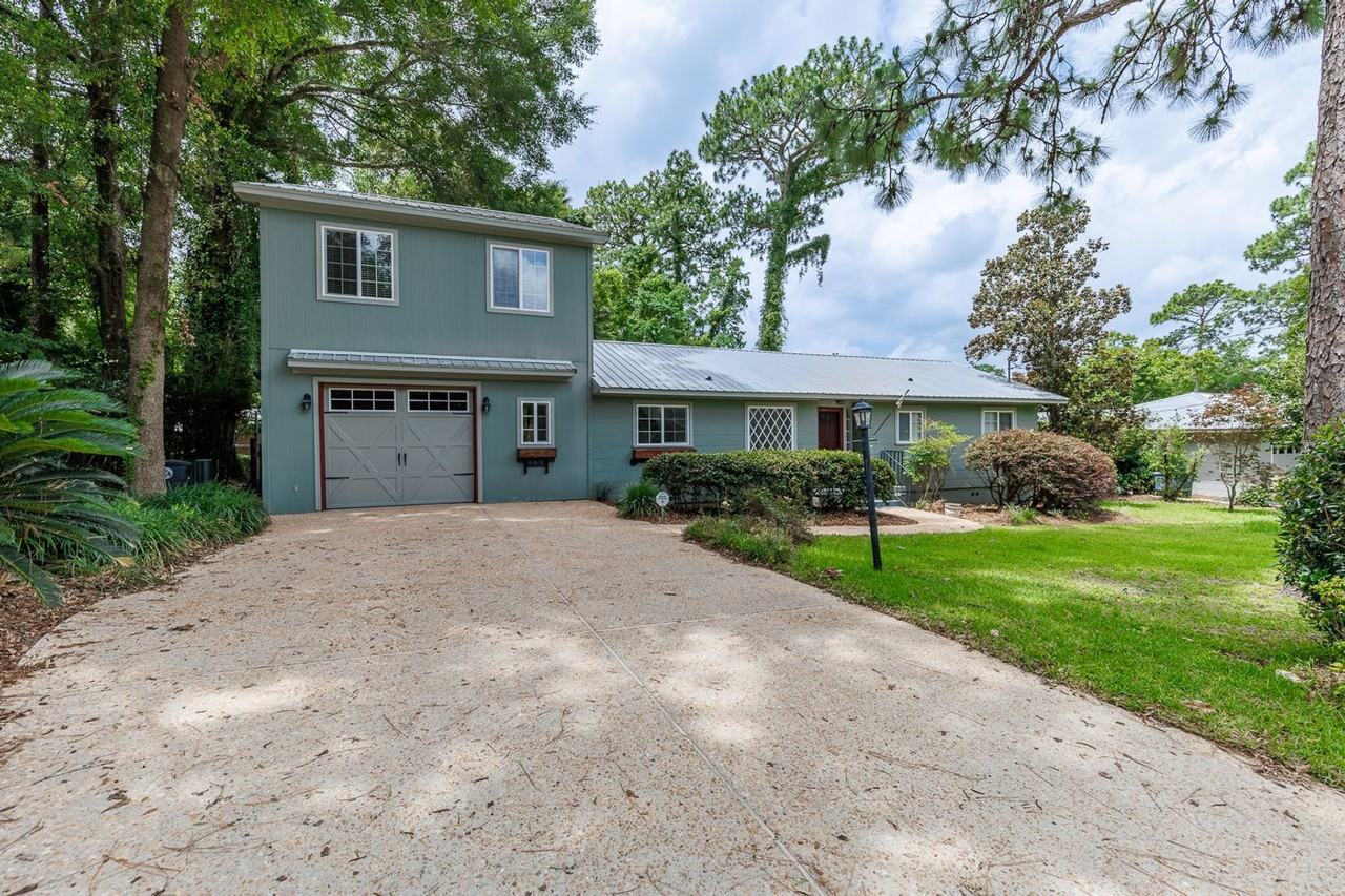 208 Pinecrest Ln - Photo 2 of 24