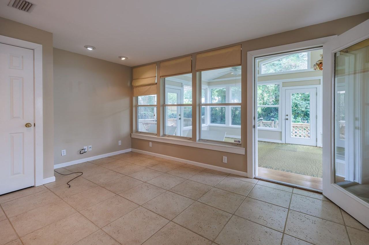 208 Pinecrest Ln - Photo 6 of 24