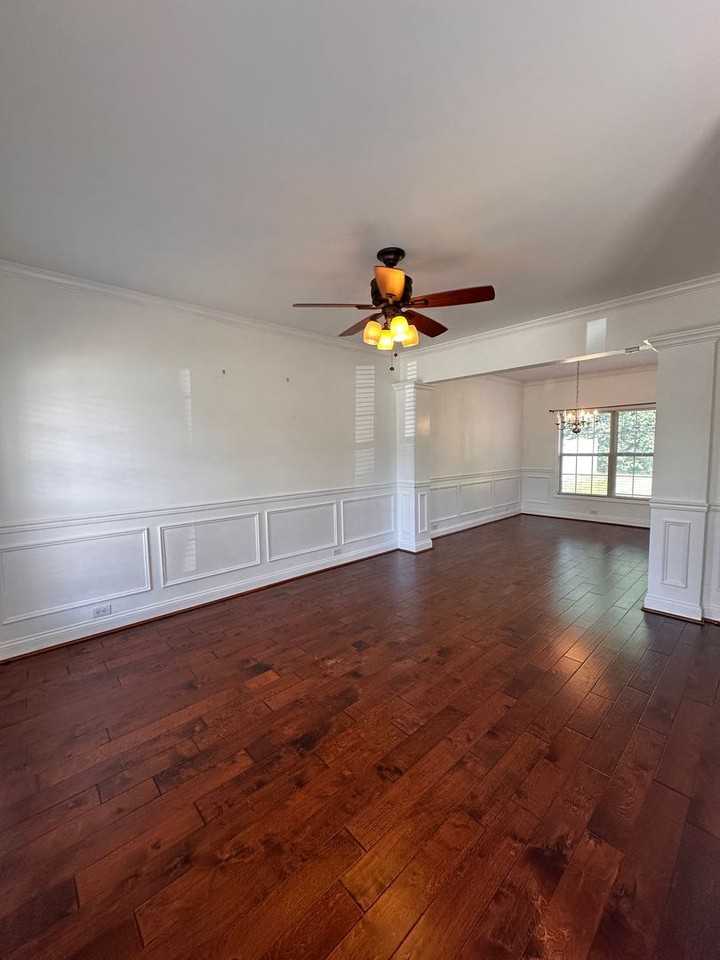 8909 Gentlewind Way - Photo 4 of 42