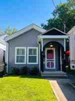 featured image of 829 E Chestnut St