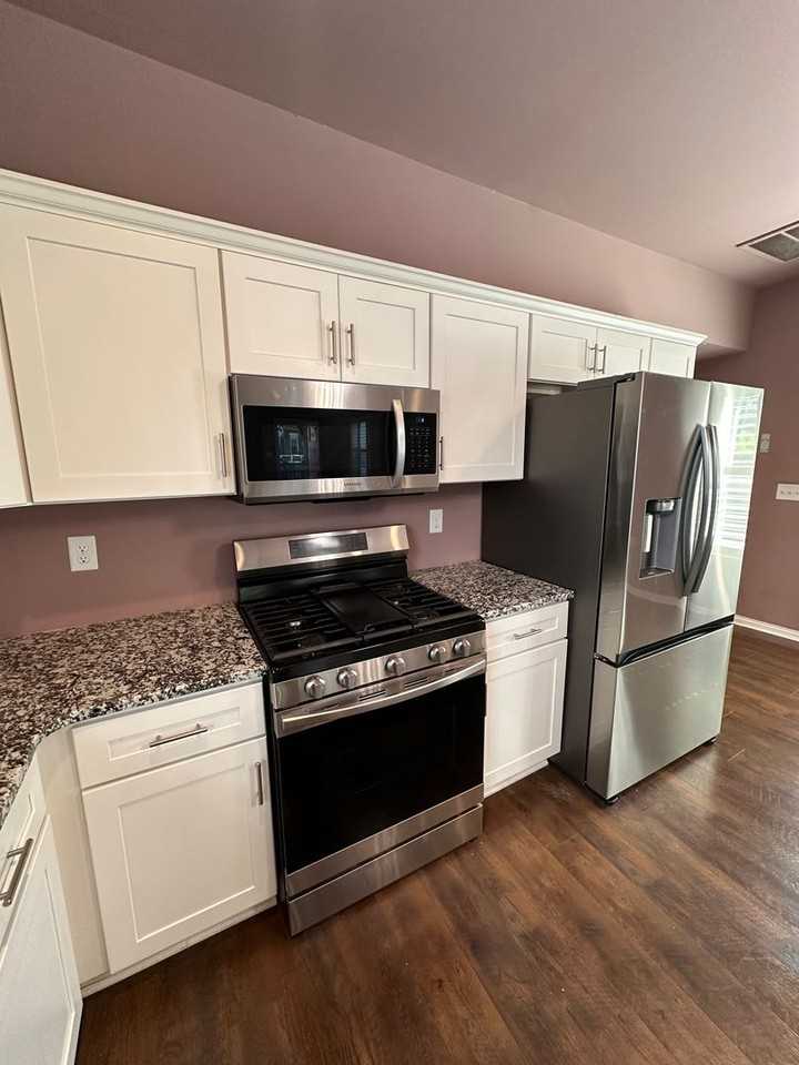 829 E Chestnut St - Photo 6 of 32