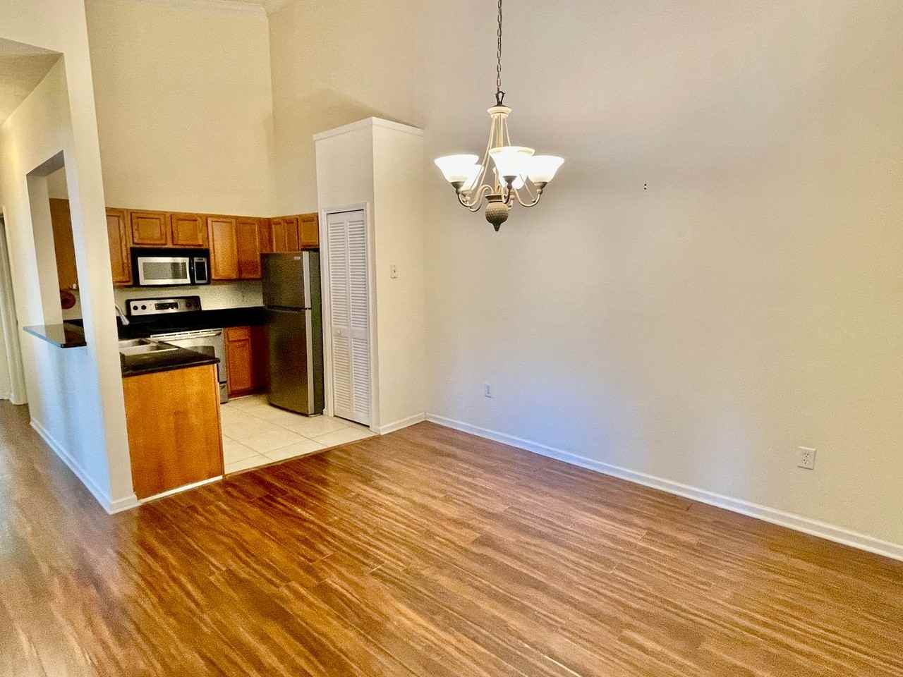 1601 Nectarine St #I6 - Photo 3 of 13