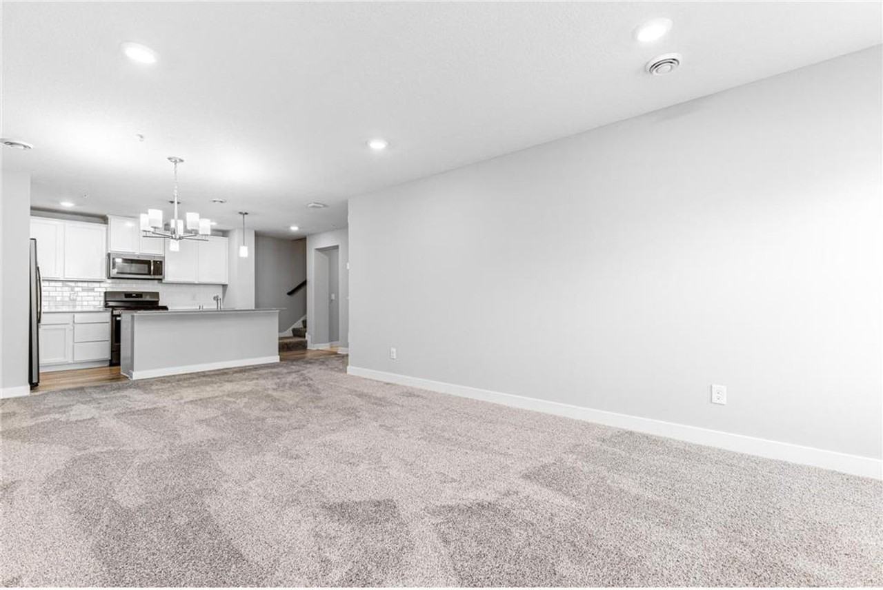 8042 Abercrombie Ln - Photo 6 of 25